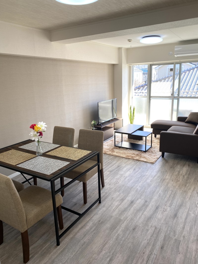 サンライズマンション河辺203号室